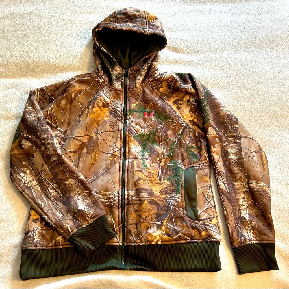 Under Armor camo zip up hoodie.  Woman’s large.